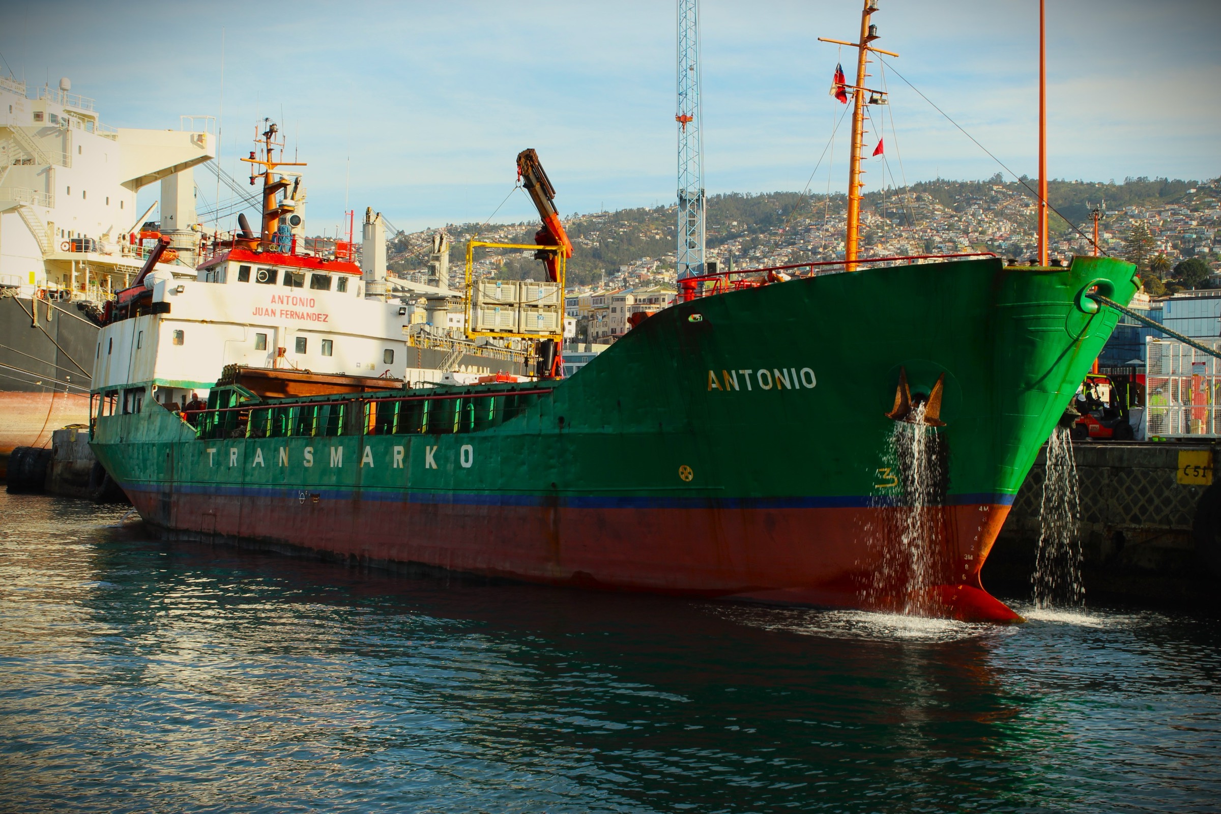 Antonio en el puerto de Valparaíso